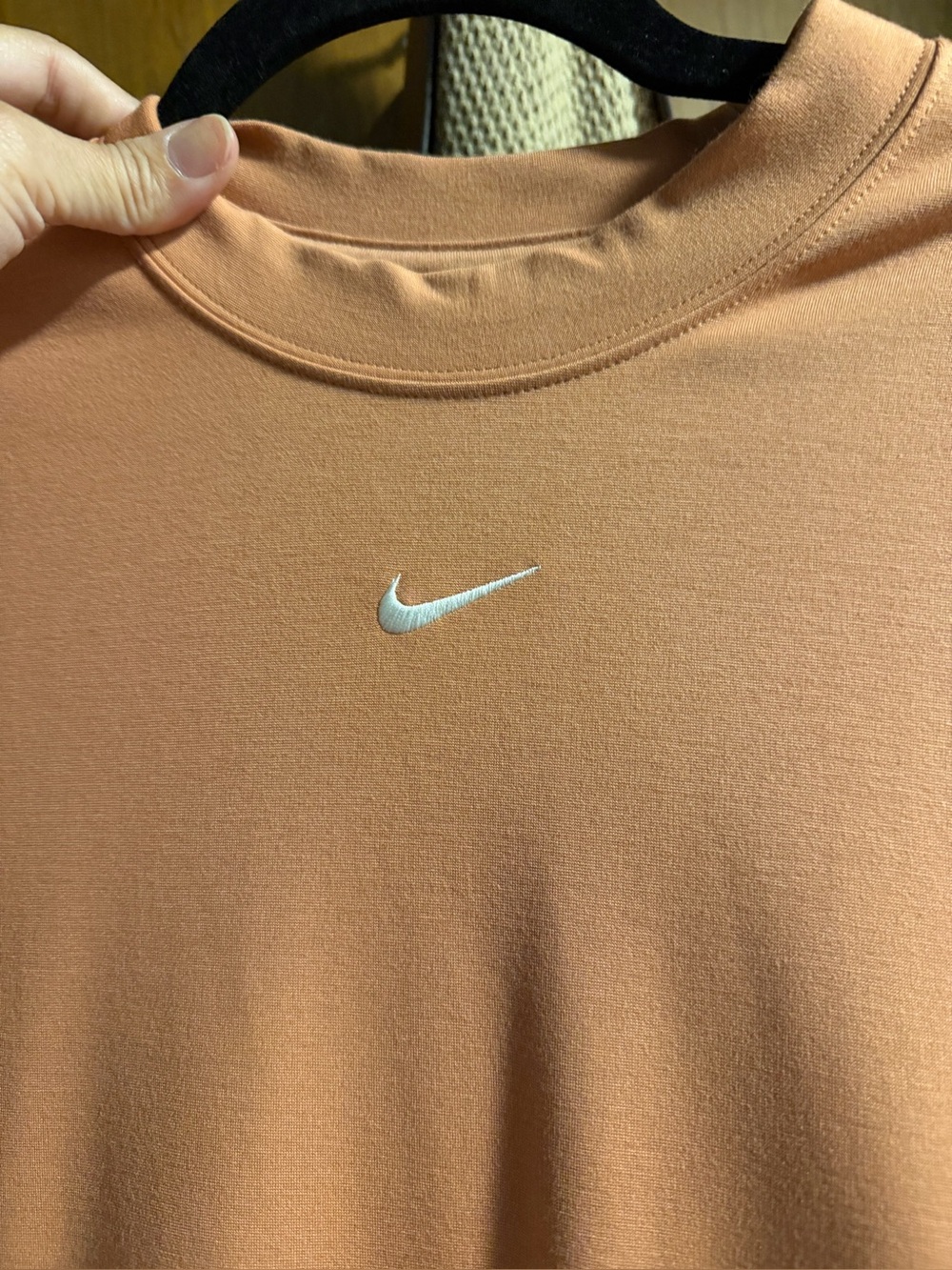 Nike Women’s essential midi-Dress in Peach with White Swoosh
